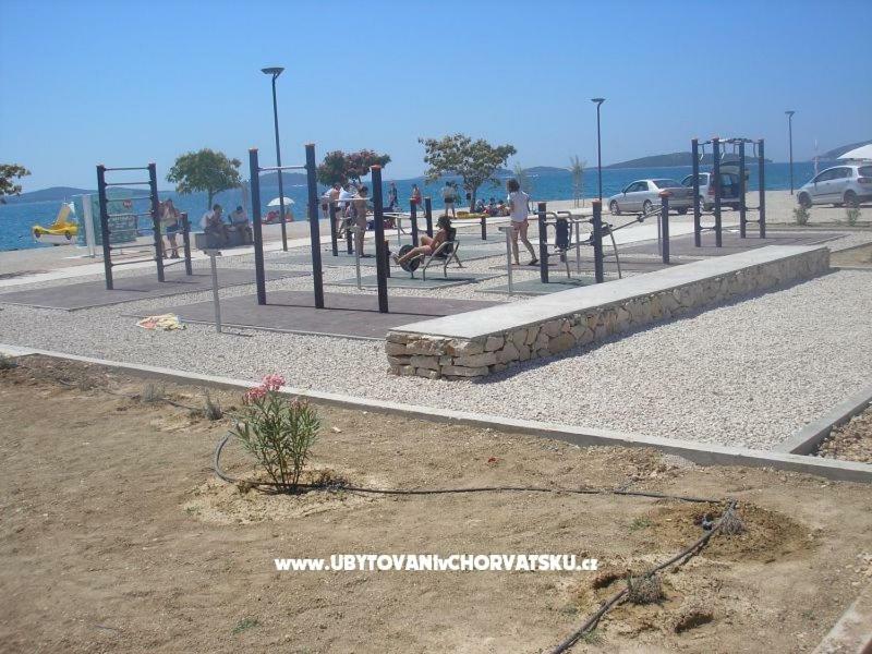 Star Apartment Brodarica  Bagian luar foto